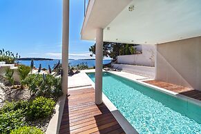 Golden Rays Luxury Villas