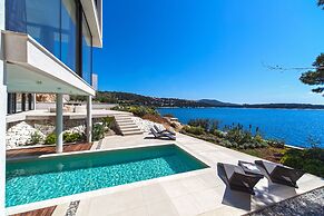 Golden Rays Luxury Villas