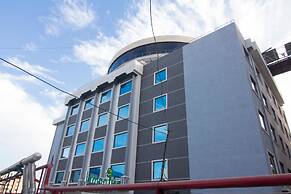 Lemon Tree Hotel Banjara Hills