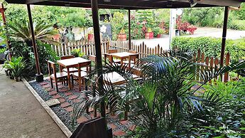 Royal Thee Bed & Breakfast