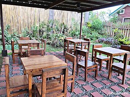 Royal Thee Bed & Breakfast