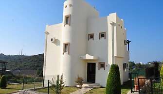 Turquoise Homes Adabuku 2 Bedrooms Pool