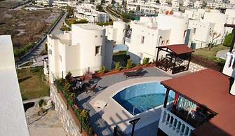 Turquoise Residence 3 Bedrooms with Pool