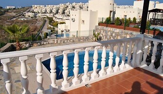 Turquoise Residence 3 Bedrooms with Pool