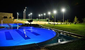 Mantis EPIC Hotel & Suites