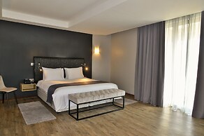 Mantis EPIC Hotel & Suites