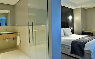 Mantis EPIC Hotel & Suites
