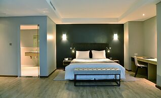 Mantis EPIC Hotel & Suites