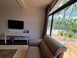 Itsandra Beach Hotel & Resort
