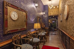 The Clock Hostel And Suites