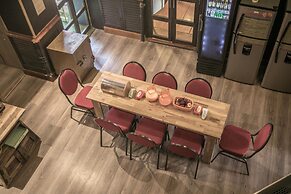 The Clock Hostel And Suites