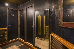 The Clock Hostel And Suites