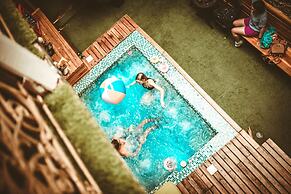 The Clock Hostel And Suites