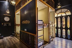 The Clock Hostel And Suites