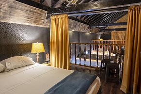 The Clock Hostel And Suites