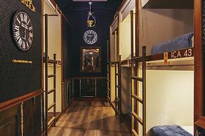 The Clock Hostel And Suites