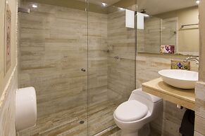 The Clock Hostel And Suites