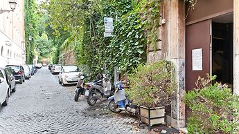 Rental In Rome Riari Loft