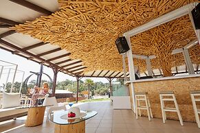 Hotel Blue Dream Palace Tripiti Resort