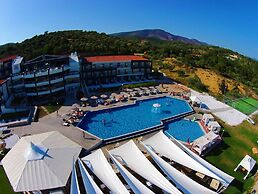 Hotel Blue Dream Palace Tripiti Resort