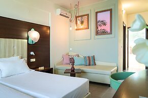 Hotel Blue Dream Palace Tripiti Resort