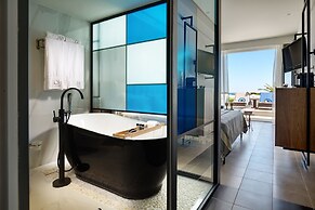 Hotel Blue Dream Palace Tripiti Resort