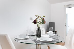 Skyvillion Tower Points - Tower Point Lovely apartment in Enfield Lond