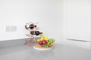 Skyvillion Tower Points - Tower Point Lovely apartment in Enfield Lond