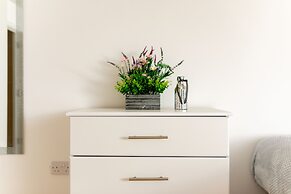 Skyvillion Tower Points - Tower Point Lovely apartment in Enfield Lond