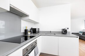 Skyvillion Tower Points - Tower Point Lovely apartment in Enfield Lond