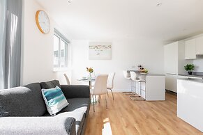 Skyvillion Tower Points - Tower Point Lovely apartment in Enfield Lond