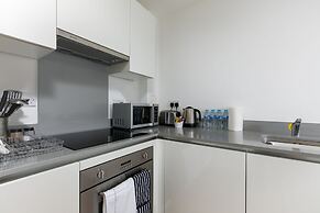 Skyvillion Tower Points - Tower Point Lovely apartment in Enfield Lond