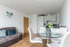 Skyvillion Tower Points - Tower Point Lovely apartment in Enfield Lond
