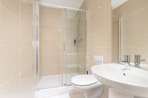 Skyvillion Tower Points - Tower Point Lovely apartment in Enfield Lond