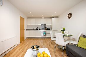 Skyvillion Tower Points - Tower Point Lovely apartment in Enfield Lond