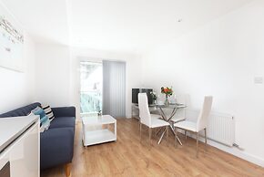 Skyvillion Tower Points - Tower Point Lovely apartment in Enfield Lond