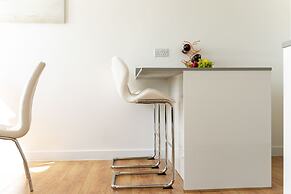 Skyvillion Tower Points - Tower Point Lovely apartment in Enfield Lond