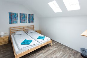 Falling Lakes Hostel