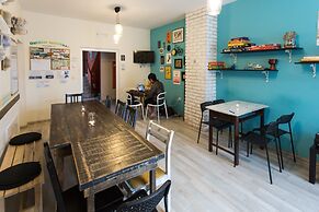 Falling Lakes Hostel