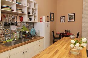 Falling Lakes Hostel