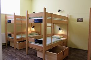 Falling Lakes Hostel