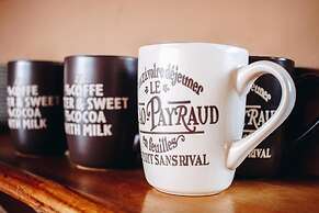 Hostal Valle Mistral - Hostel