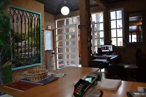 Hostal Valle Mistral - Hostel