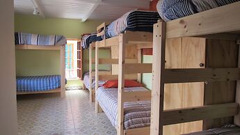 Hostal Valle Mistral - Hostel