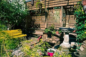 Hostal Valle Mistral - Hostel