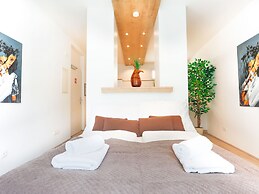 SKY9 Apartments City Center