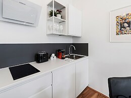 SKY9 Apartments City Center