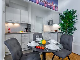 SKY9 Apartments City Center