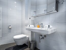 SKY9 Apartments City Center