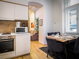 SKY9 Apartments City Center